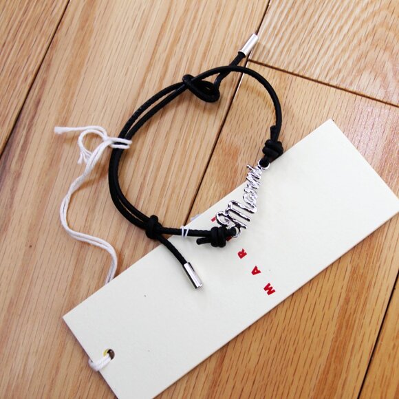 BNWT AW22 MARNI LOGO PLAQUE ROPE BRACELET COAL - Picture 2 of 5